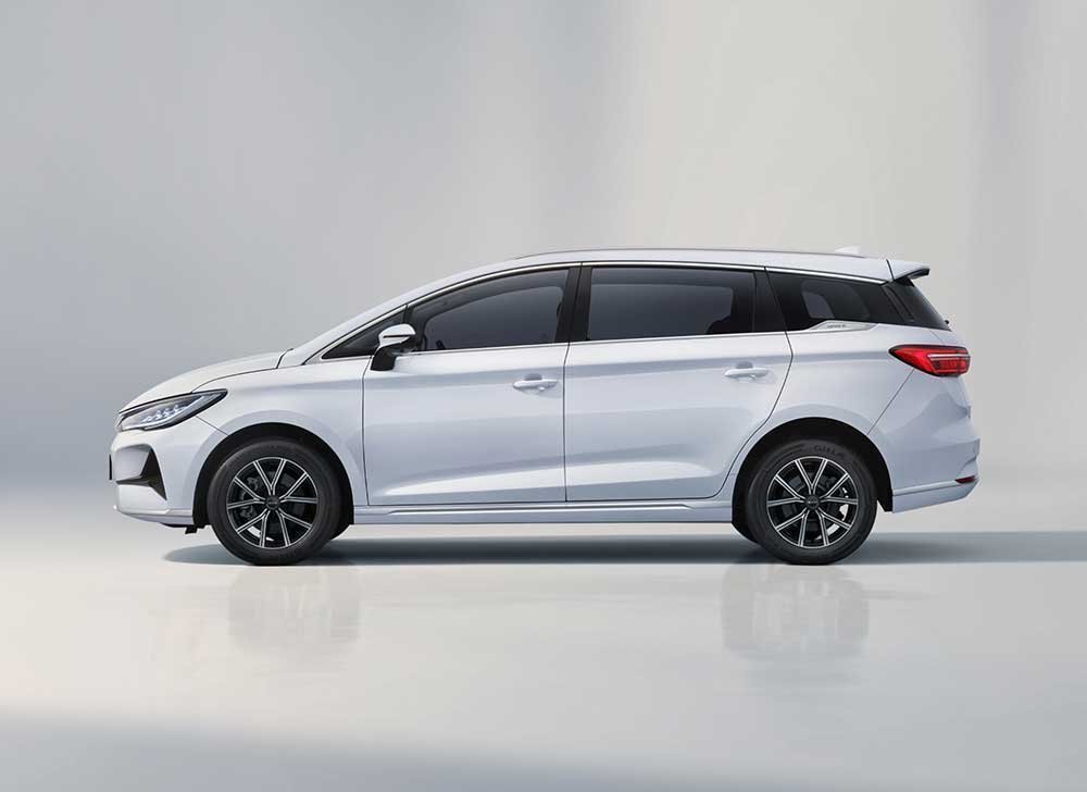 Harga BYD M6 di Jakarta Pusat